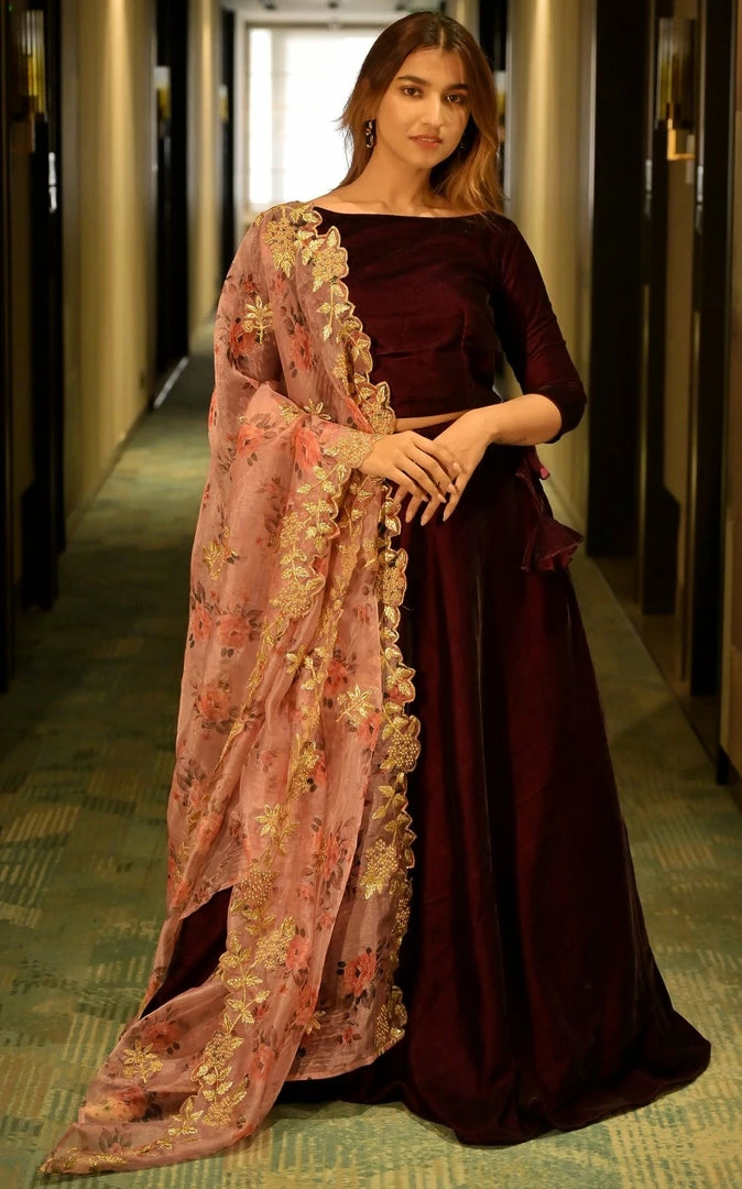 The Anarkali Store Gul Wine Lehenga 4 The Anarkali Store Gul Wine Lehenga