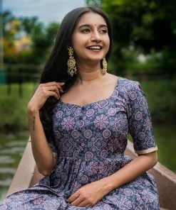 Niram Thooriga - French Navy Blue Ever Willow 8 Niram Thooriga - French Navy Blue Ever Willow