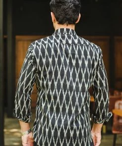 PRINTS VALLEY Men's Shirt Black Honeycomb Ikat Shirt