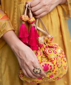 AMYRA Alanna Mustard Potli