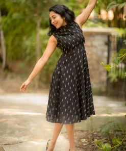 The Stitches Nethra - Black